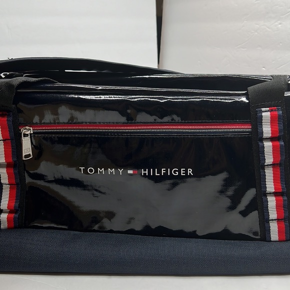 Tommy Duffle Bag - Picture 2 of 8